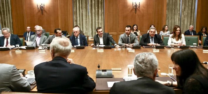 «Σκοτωμός» Κοτζιά-Καμμένου στο υπουργικό -«Βλάπτεις την κυβέρνηση και τη χώρα»